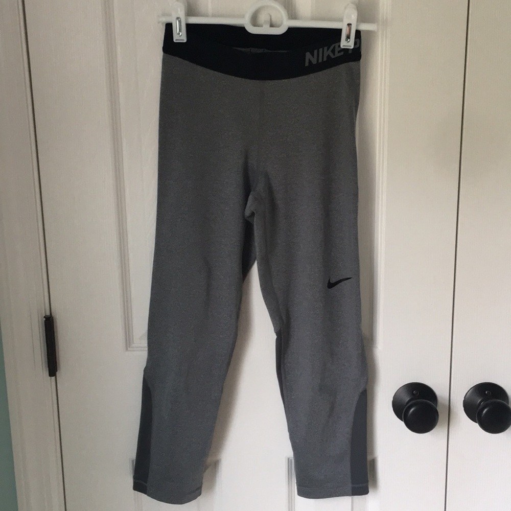 Nike Pro gray capri leggings